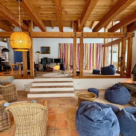 Artistic Hideaway For Space, Light And Creativity Hébergement de vacances *